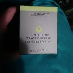 Juice Beauty Stem Cellular moisturizer